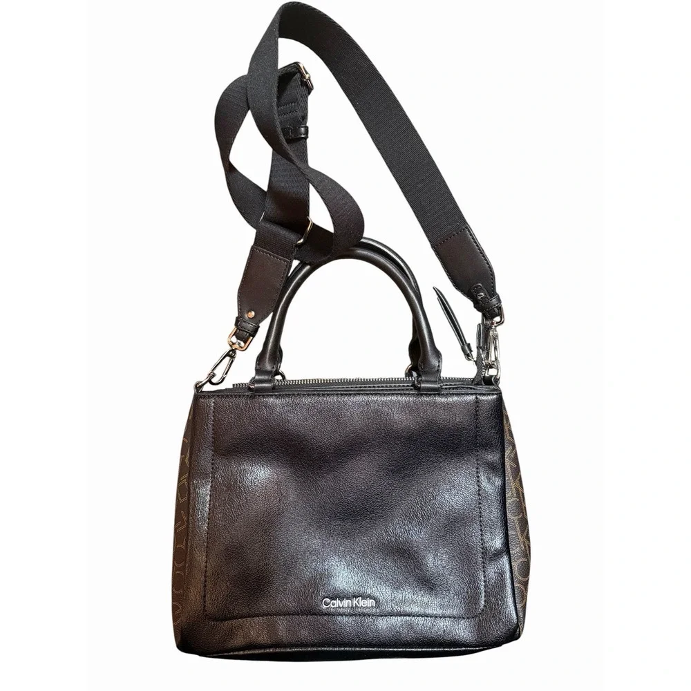 Coach Jordyn Women's Backpack - F76624 (Black/Gold)